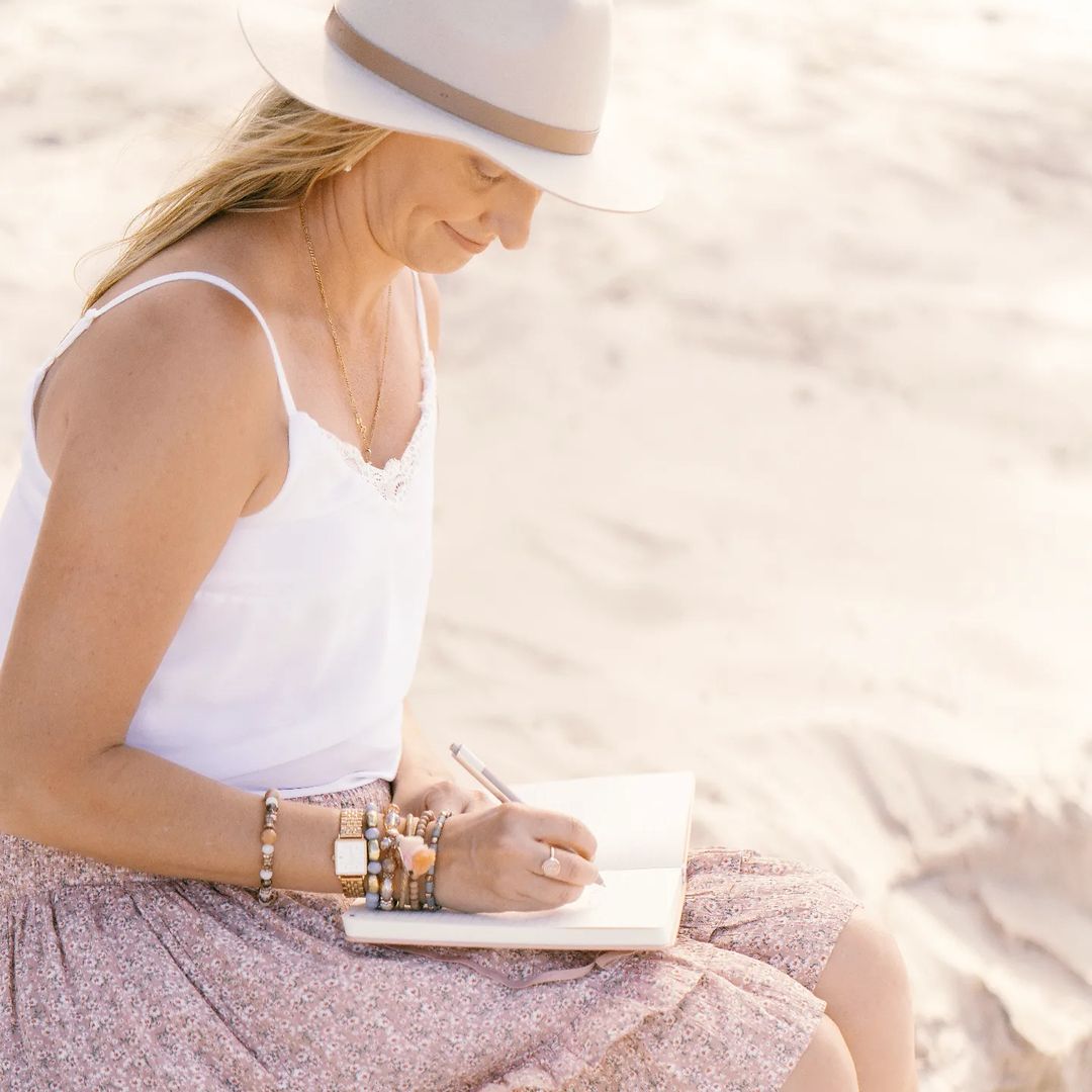 Discover the story behind the brand, Morro & Co. Claire lovingly hand pours and blends every candle in our exquisite gift boxes. Send a Coast & Banks gift box anywhere in Australia.